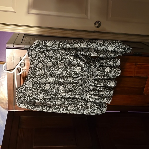 Shirt - Picture 2 of 8